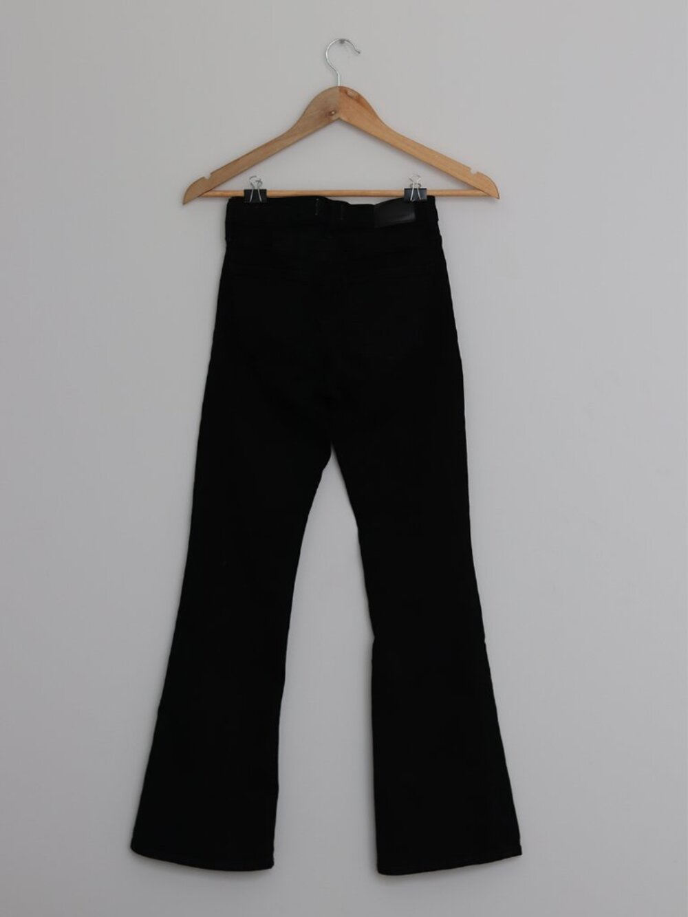 Emmanuelle Low Rise Bootcut 30" Jeans | Citizens of Humanity | 23 | Black - Picture 4 of 9
